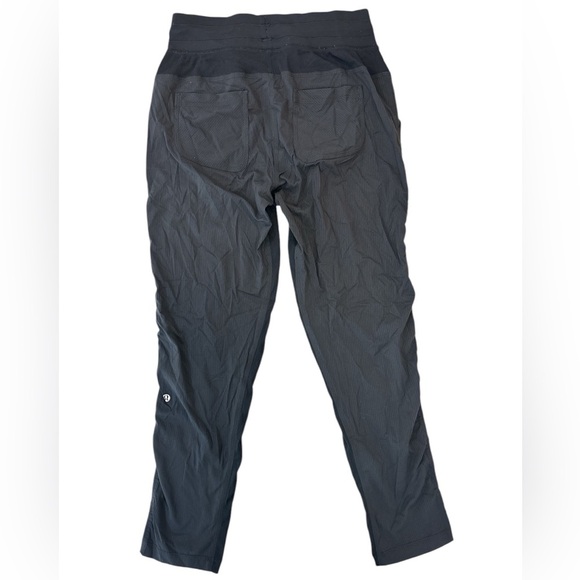 Lululemon Street to studio pant - Picture 3 of 4